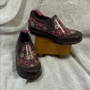Bogs rain rubber shoes stamped sz 1